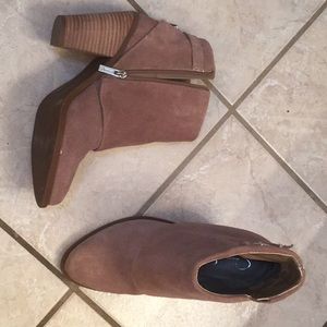 Jessica Simpson ankle boots